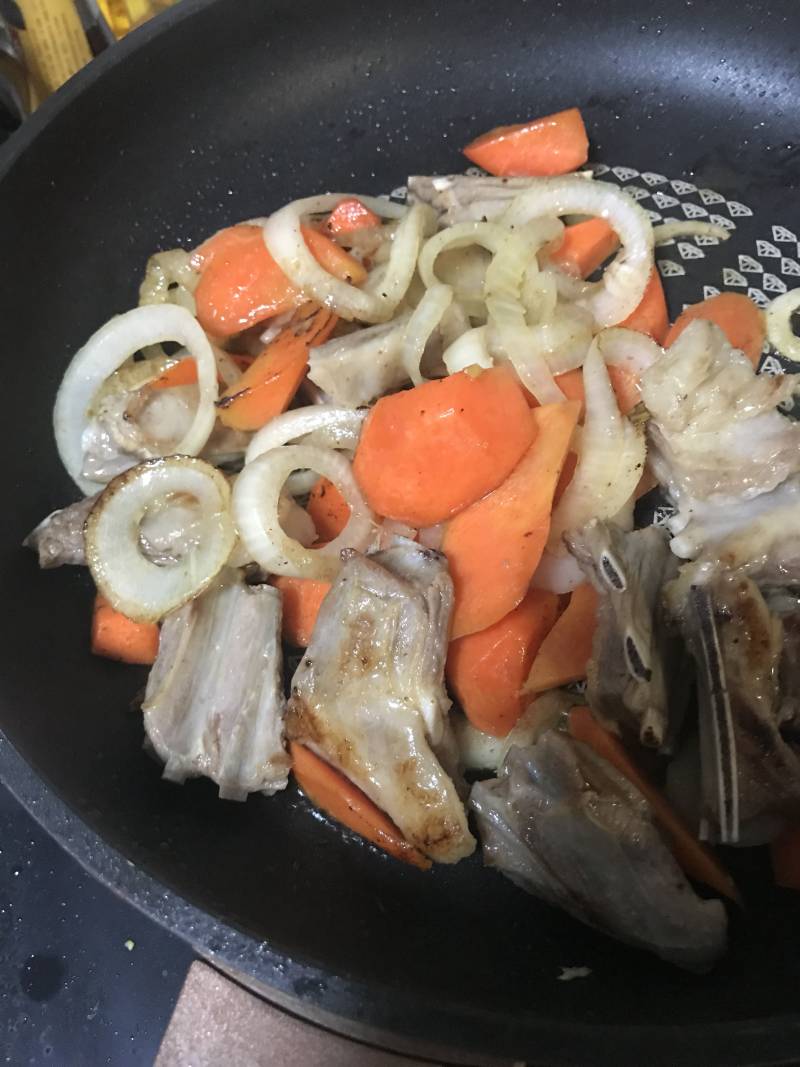 Step-by-Step Instructions for Vegetable-Fried Lamb Chops & Sesame Noodles