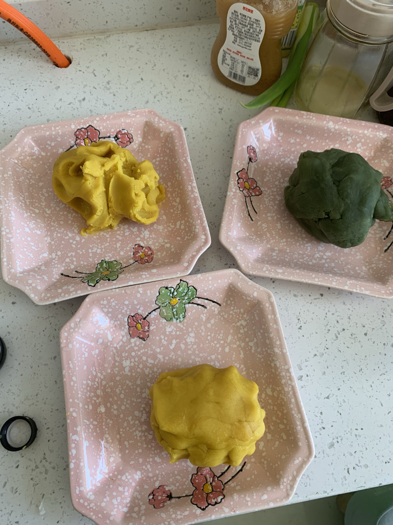 Watermelon Mooncake Making Steps