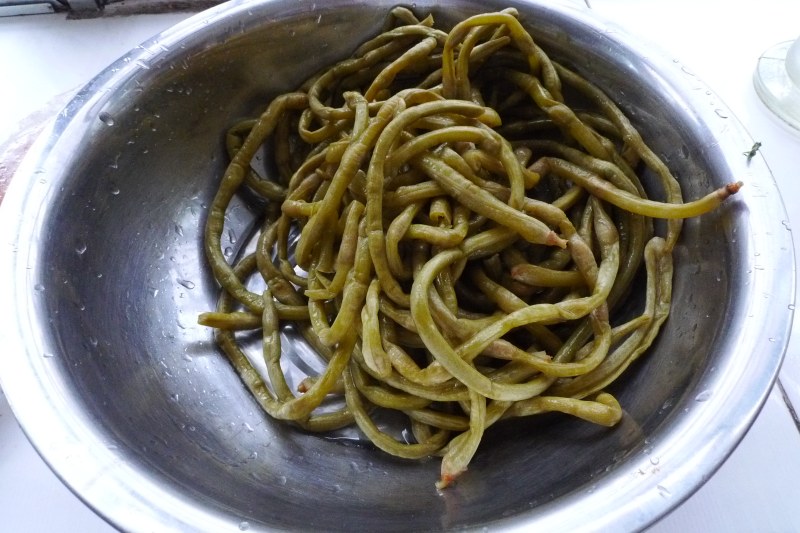 Steps for Cooking Sour String Beans Stir-fried with Diced Pork