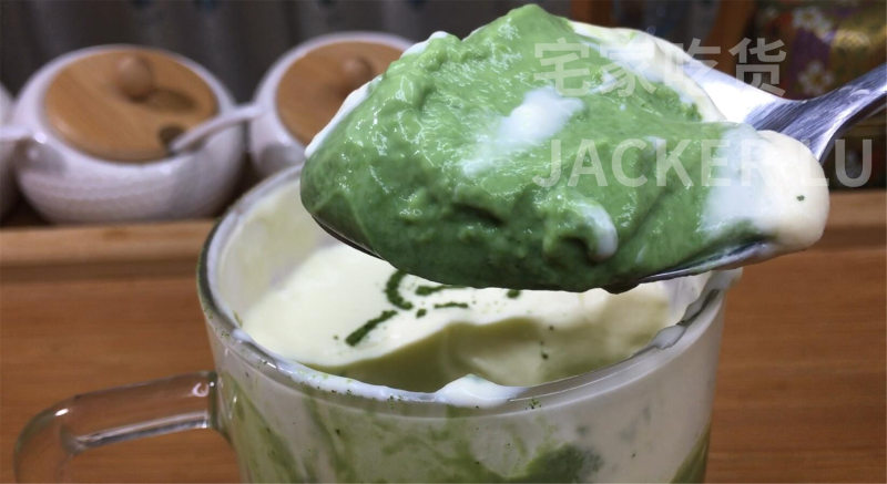 Matcha Cream Pudding Mousse, a refreshing and smooth dessert with a sweet and milky flavor, perfect for hot summer days.