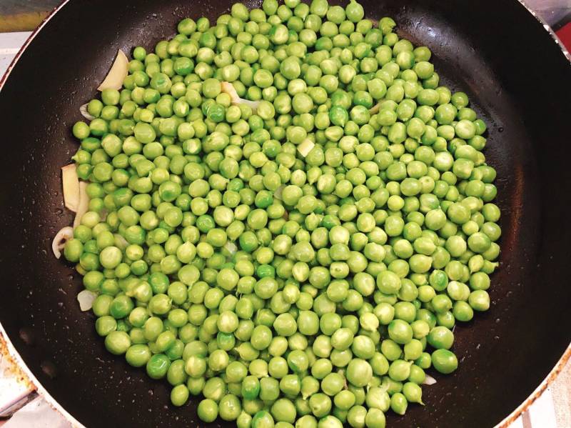 Steps for Stir-fried Pea Shoots