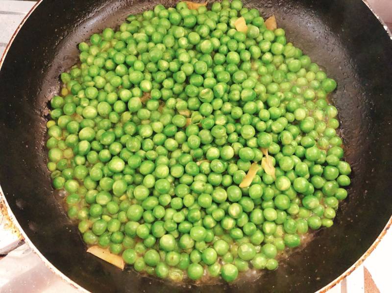 Steps for Stir-fried Pea Shoots