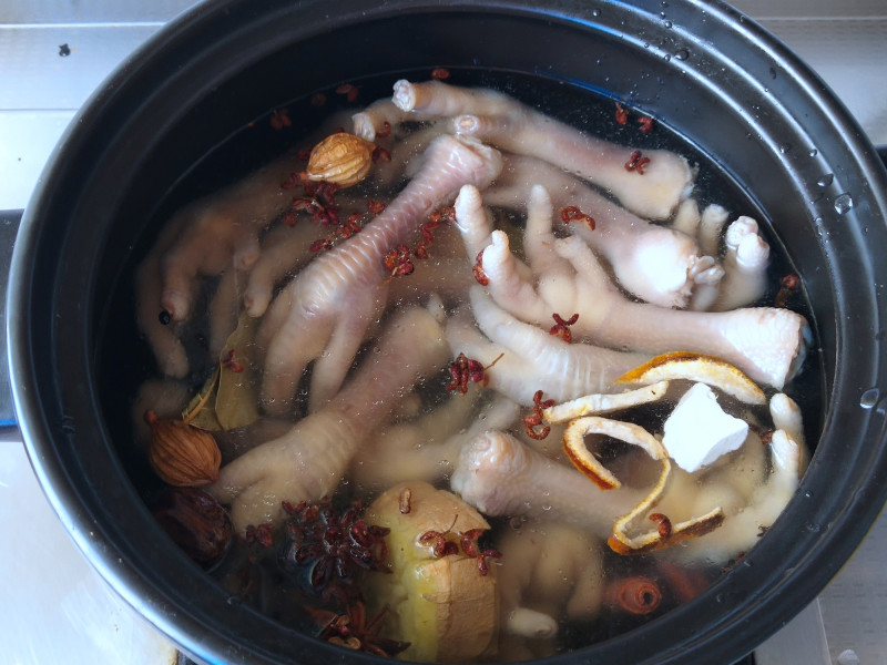 Steps for Making Marinated Chicken Feet