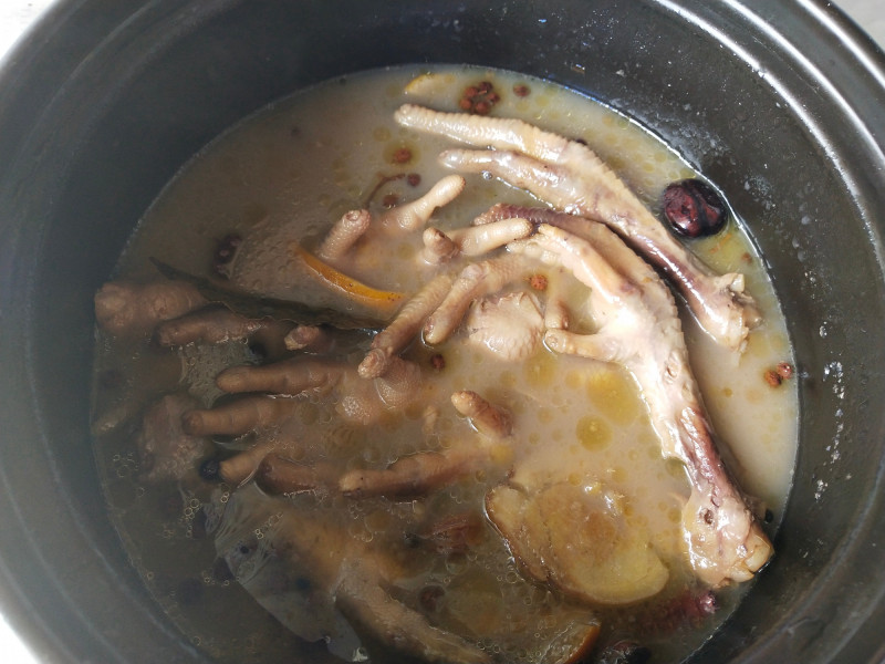 Steps for Making Marinated Chicken Feet