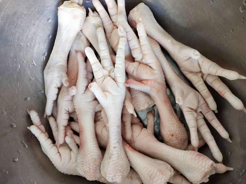 Steps for Making Marinated Chicken Feet