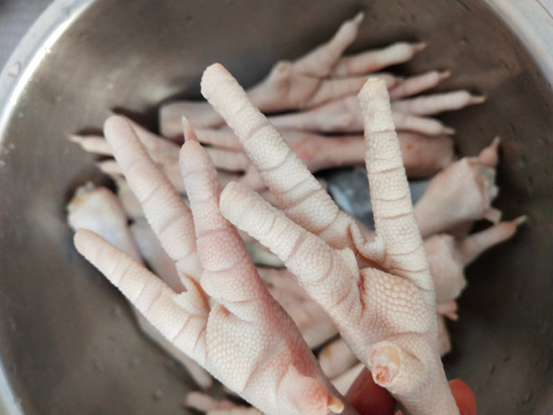 Steps for Making Marinated Chicken Feet