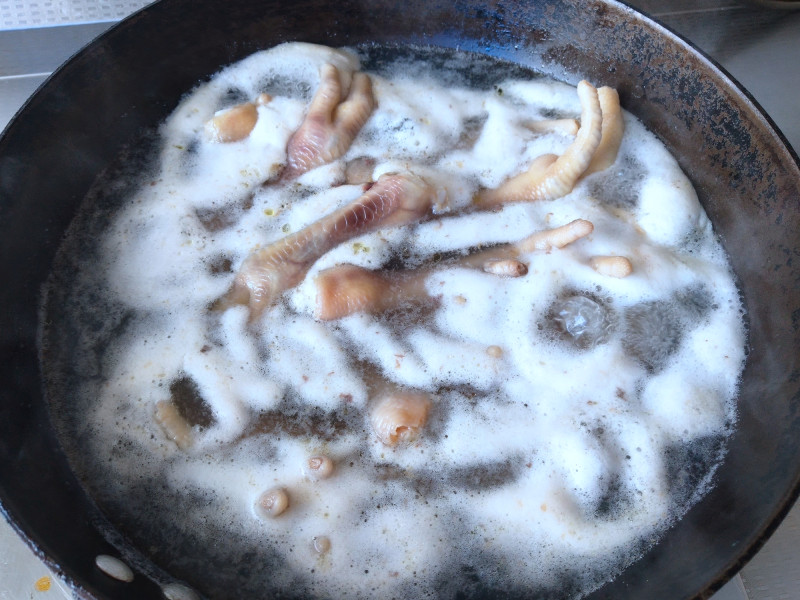 Steps for Making Marinated Chicken Feet