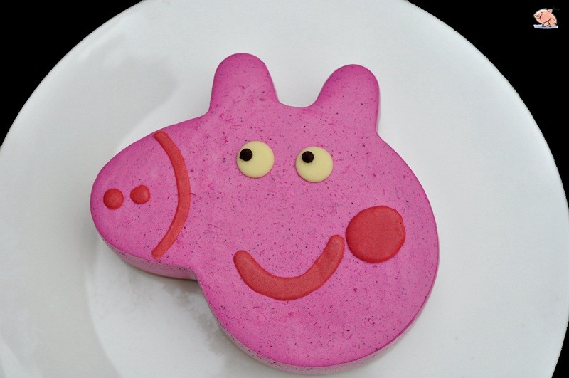 Steps to Make Peppa Pig Mousse Cake