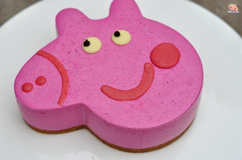 Steps to Make Peppa Pig Mousse Cake