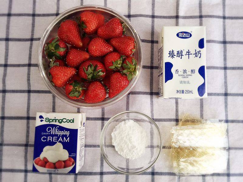 Strawberry Milk Panna Cotta Making Steps