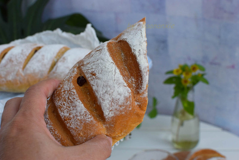 Raisin Brown Sugar Soft European Bread