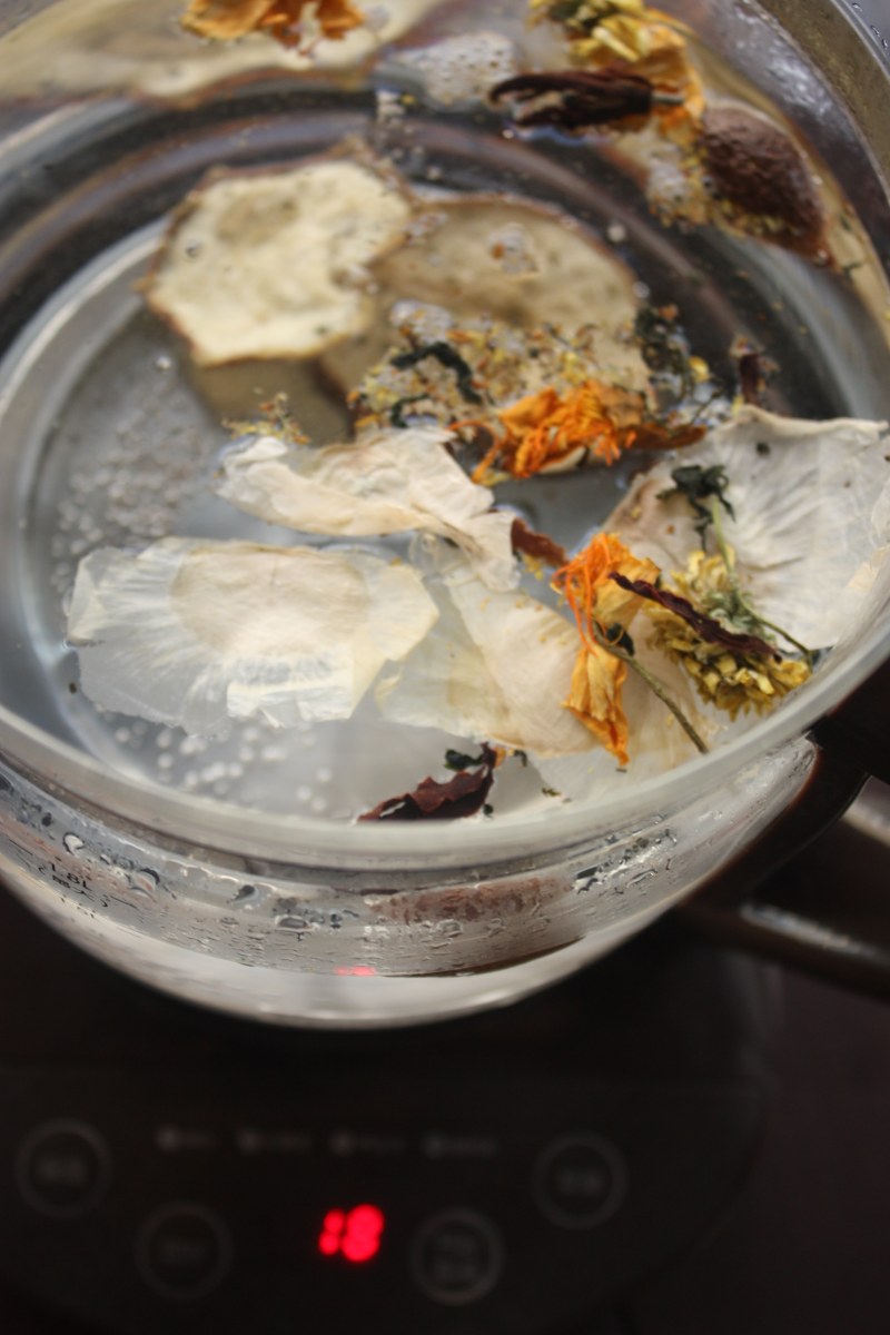 【Guangdong】Lung-Clearing and Throat-Moistening Tea Cooking Steps