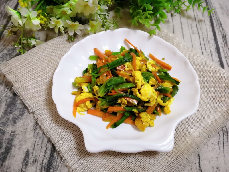 Spinach Stems Stir-fried with Eggs