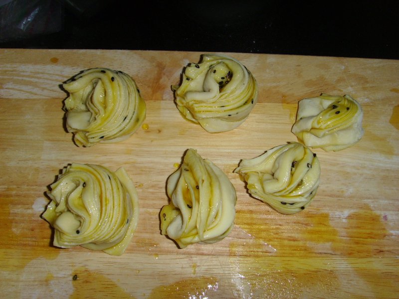 Flower Rolls ~ Three 'Moods' in One Pot - Preparation Steps