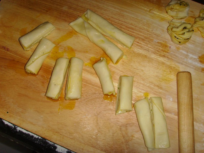 Flower Rolls ~ Three 'Moods' in One Pot - Preparation Steps