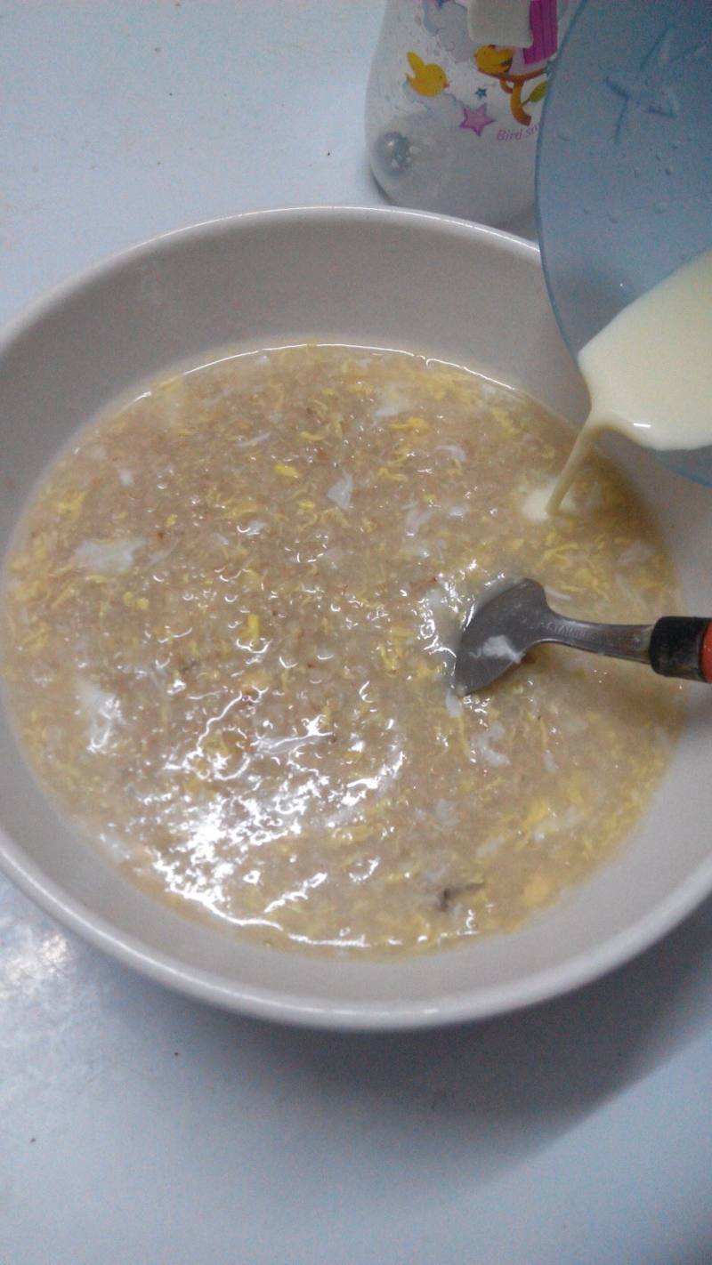 Steps for making Milk, Egg and Oatmeal Porridge