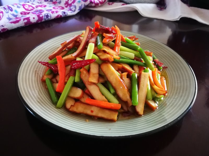 Stir-Fried Garlic Scapes with Five-Spice Tofu