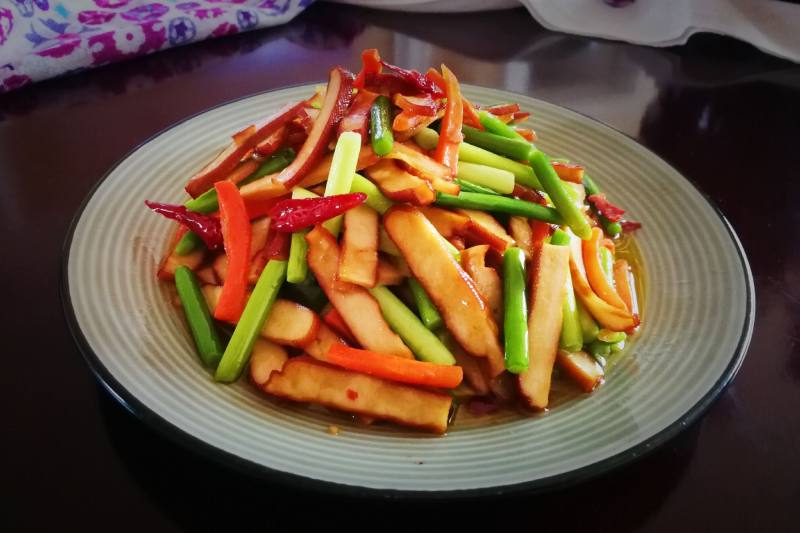 Steps for Stir-Fried Garlic Scapes with Five-Spice Tofu