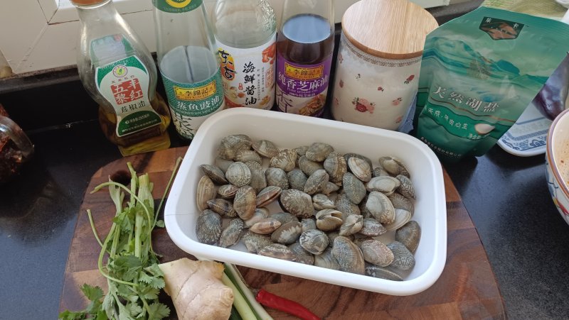 Steps for Making Spicy Cold Mixed Razor Clams