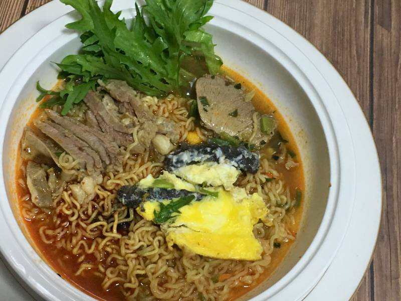 Lamb Sea Cucumber Fried Egg Instant Noodles