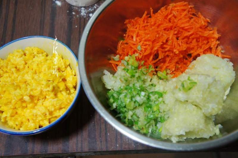 Steps for Making Cabbage and Egg Dumplings