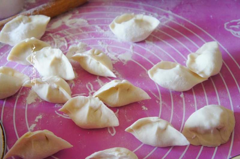 Steps for Making Cabbage and Egg Dumplings