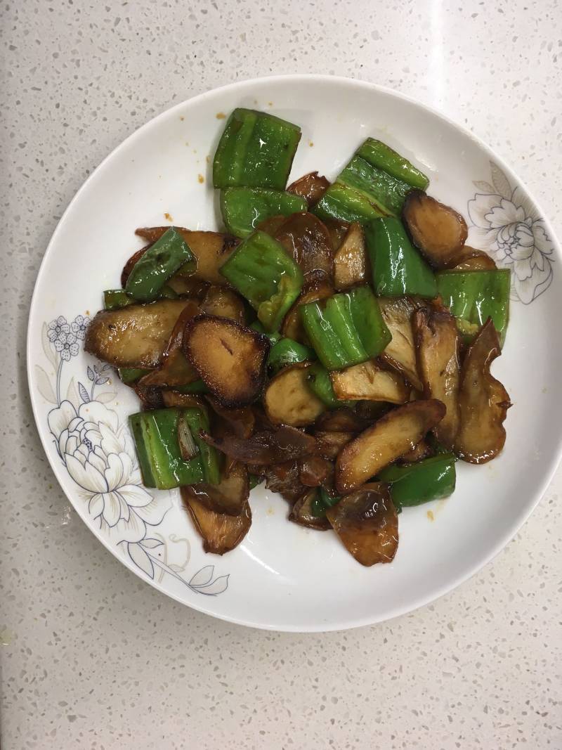 Stir-fried Shiitake Mushrooms and Bell Peppers