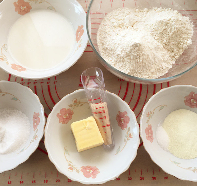 Steps for Making Cinnamon Brown Sugar Bread Rolls