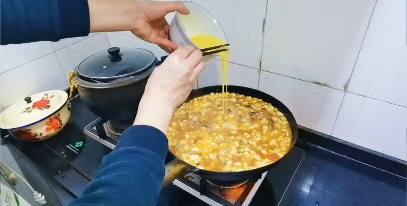 Step-by-Step Cooking Instructions for Sautéed Vegetarian 'Saozi' with Sesame