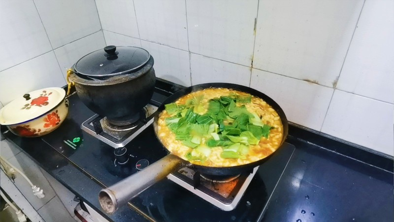 Step-by-Step Cooking Instructions for Sautéed Vegetarian 'Saozi' with Sesame