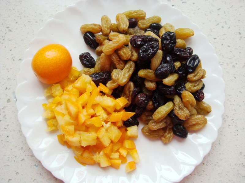 Steps for Making Brown Wheat Kumquat European Bread