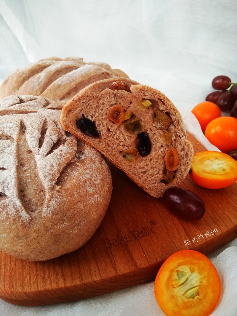 Steps for Making Brown Wheat Kumquat European Bread