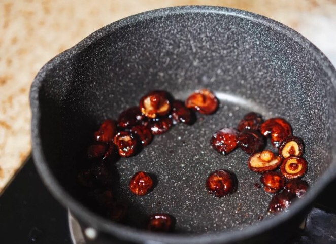 Steps for Making Shiitake Mushroom and Chinese Sausage Rice