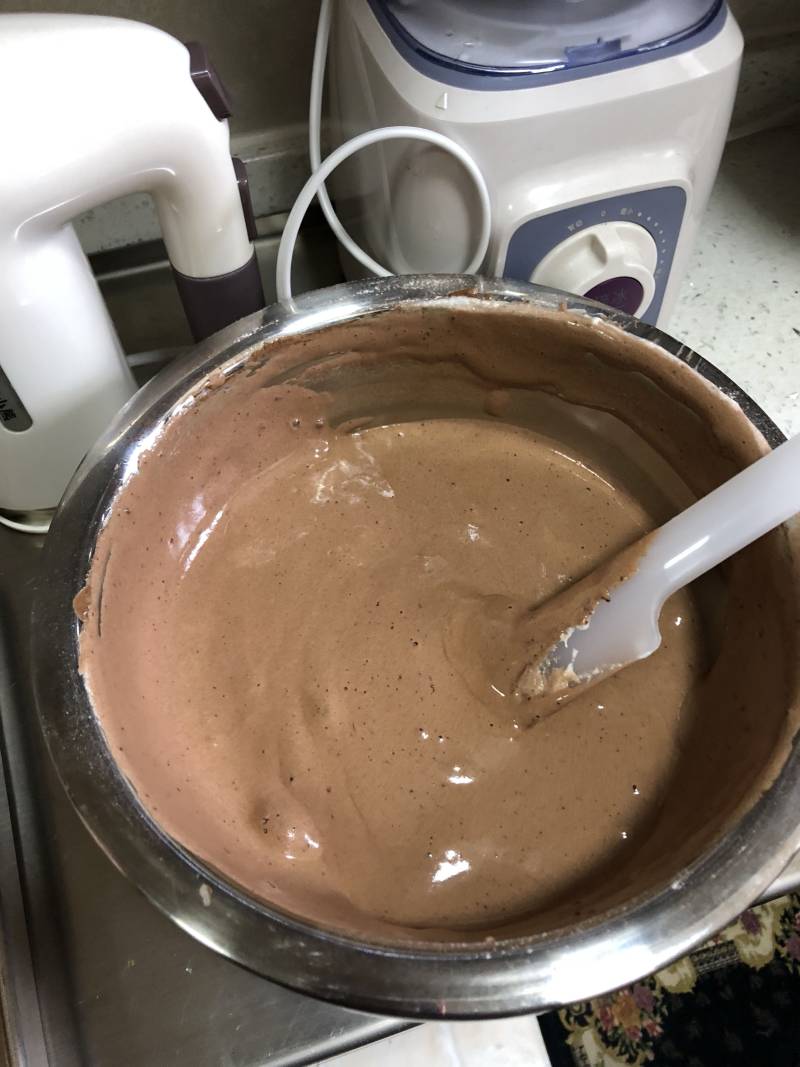 Steps to Make Oreo Chocolate Cream Cake Roll