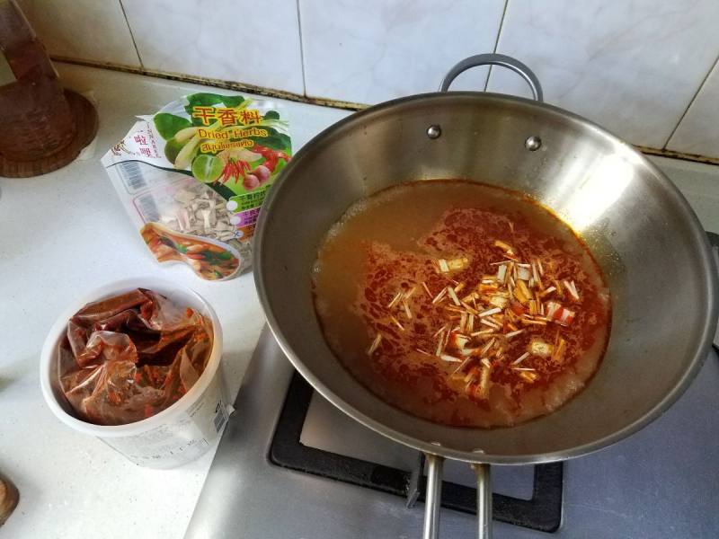 Steps for Cooking Thai Tom Yum Soup