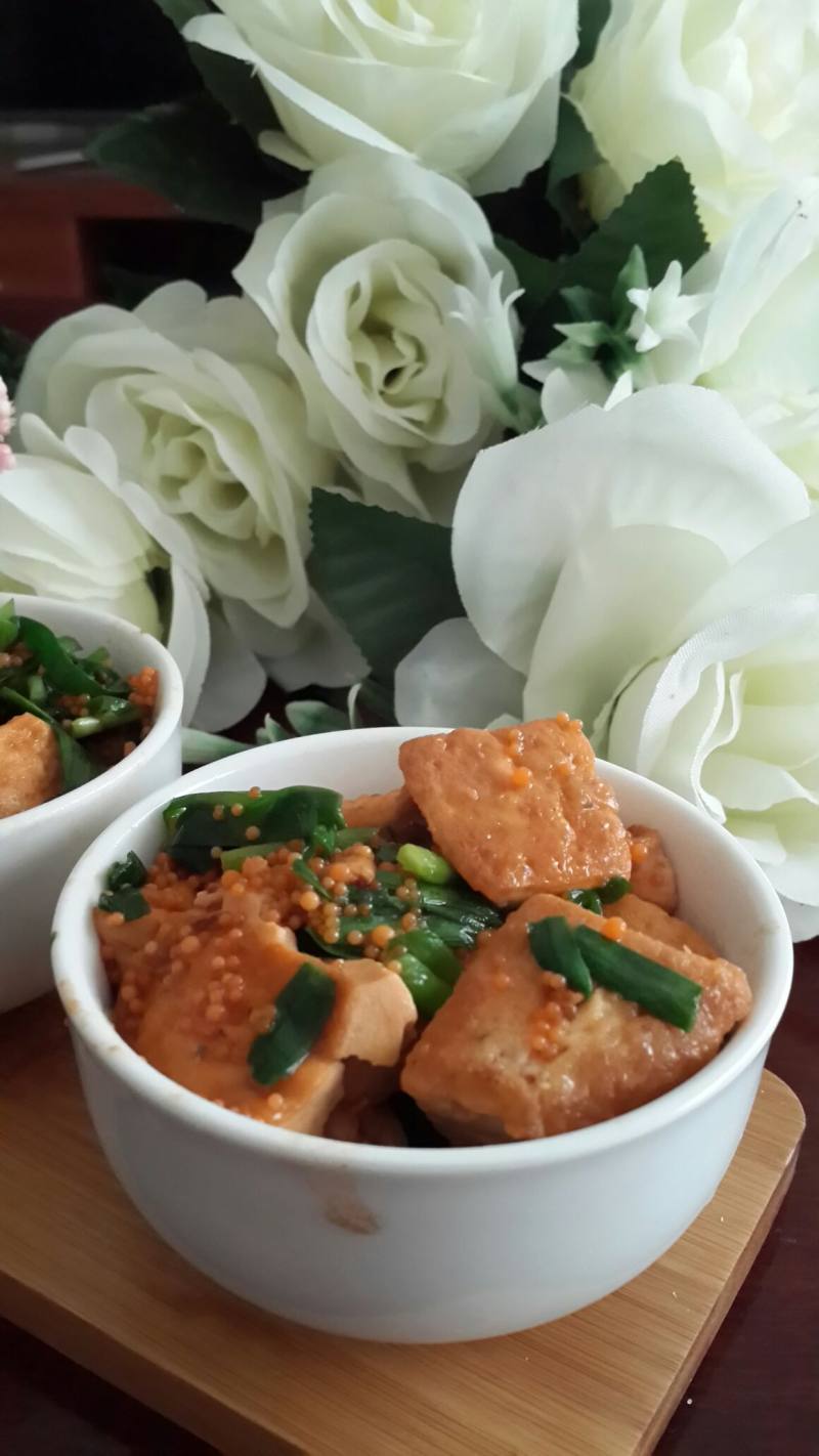 Steps for Making Flying Fish Roe Braised Tofu