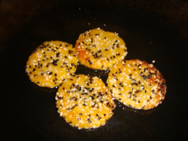 Steps for Making Pan-Fried Sweet Potato Cakes