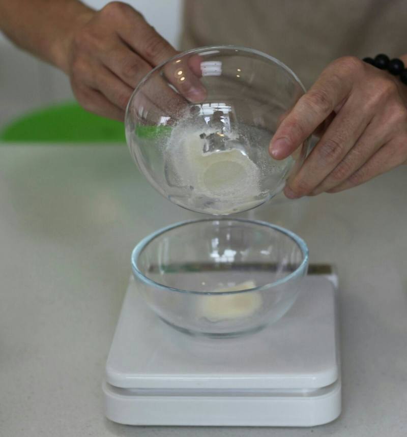 Step-by-Step Process of Making Orange Glazed Mini Cakes