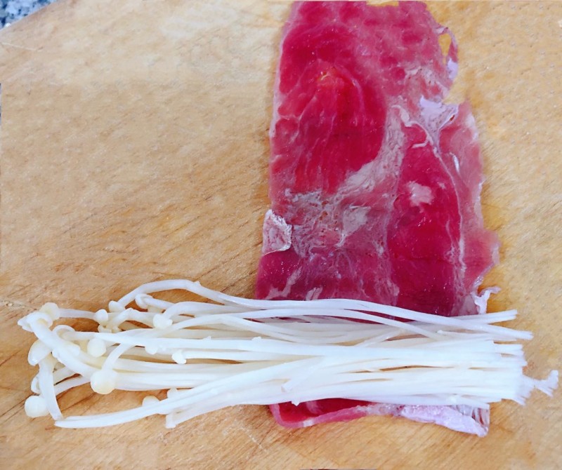 Steps for Cooking Steamed Beef with Enoki Mushrooms