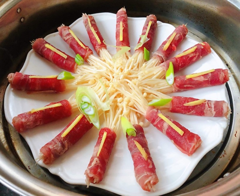 Steps for Cooking Steamed Beef with Enoki Mushrooms