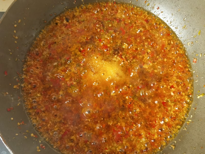 Steps for Cooking Garlic and Double Pepper Sauce