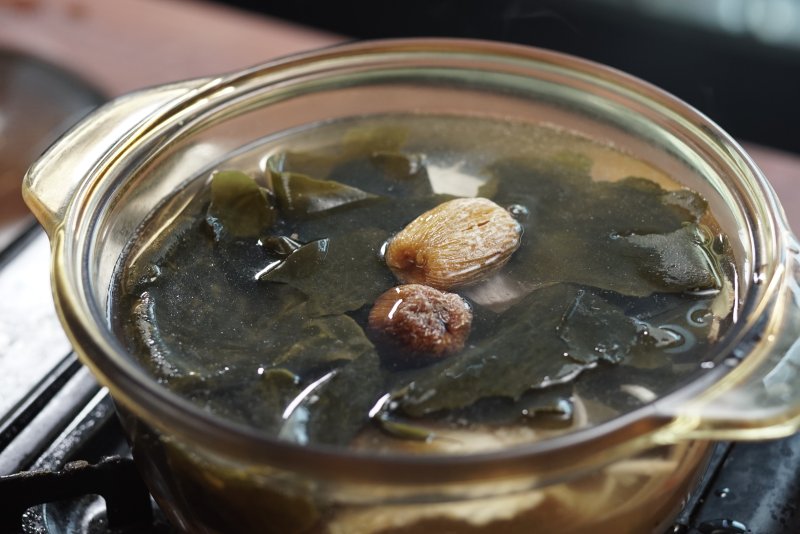 【Xiaosen Mom's Recipe】Autumn Delightful Soup - Kelp Peanut Shark Bone Cooking Steps