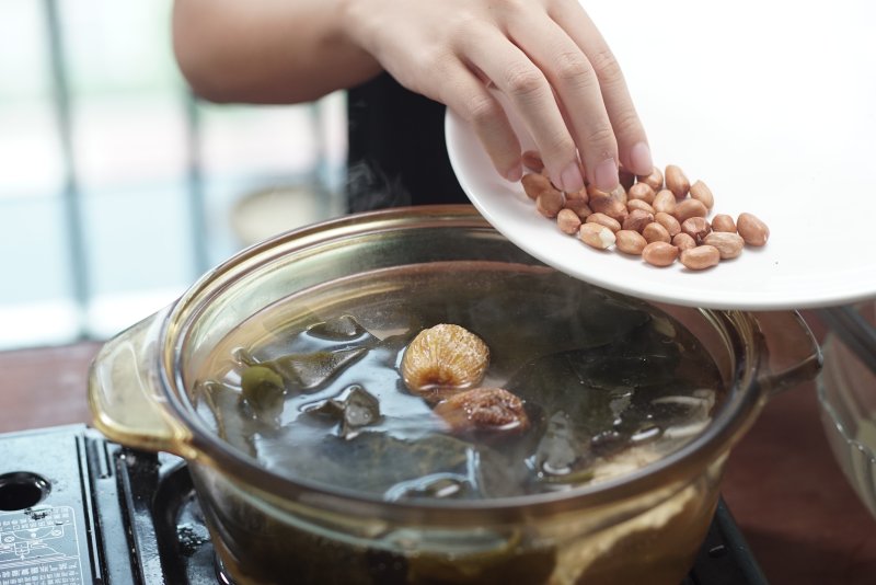 【Xiaosen Mom's Recipe】Autumn Delightful Soup - Kelp Peanut Shark Bone Cooking Steps