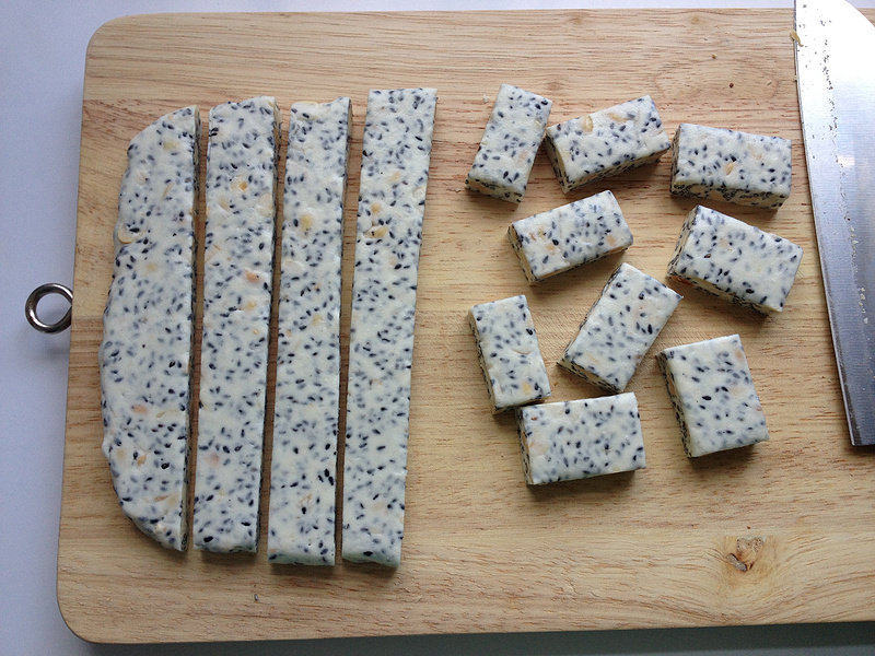 Steps to make Black Sesame Peanut Nougat