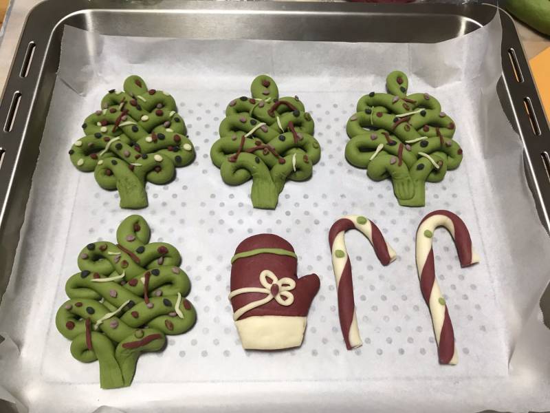 Christmas Shaped Steamed Buns Steps