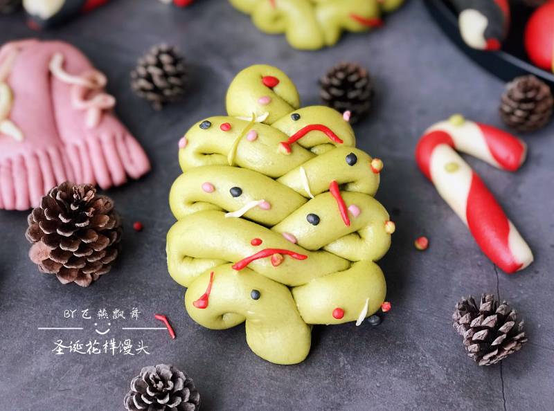 Christmas Shaped Steamed Buns Steps