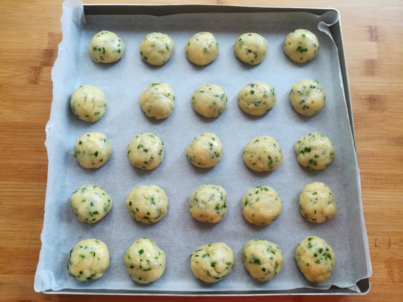 Steps for making Scallion Pastry Squares