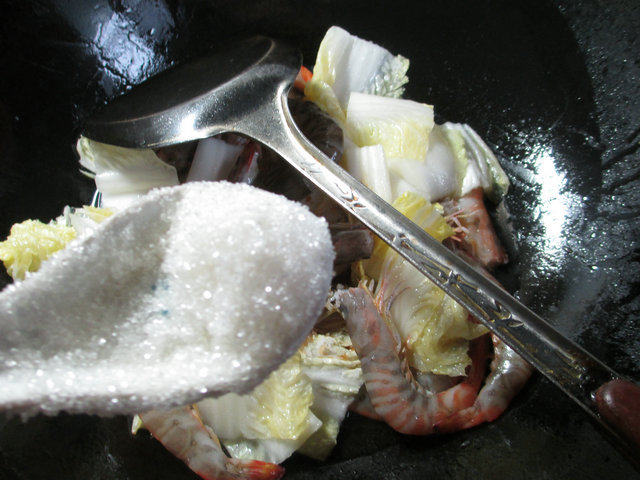 Steps for Stir-fried Shrimp with Chinese Cabbage