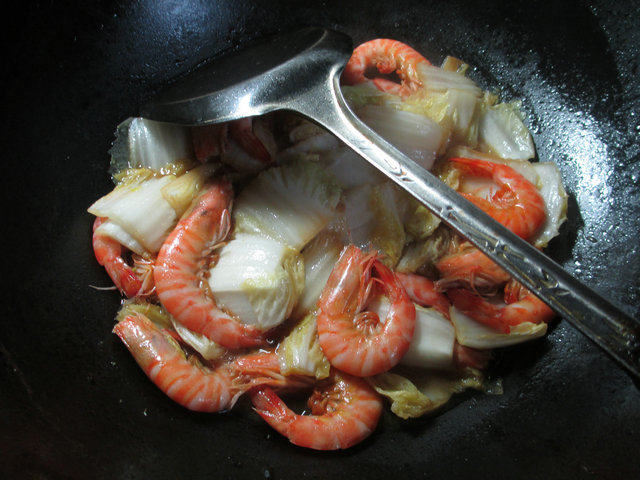 Steps for Stir-fried Shrimp with Chinese Cabbage