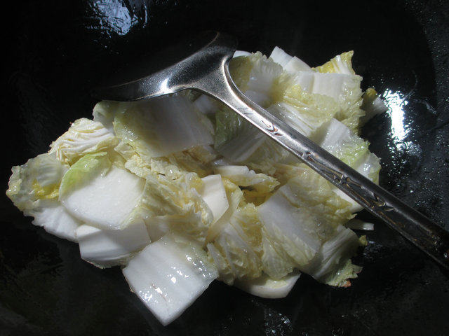 Steps for Stir-fried Shrimp with Chinese Cabbage